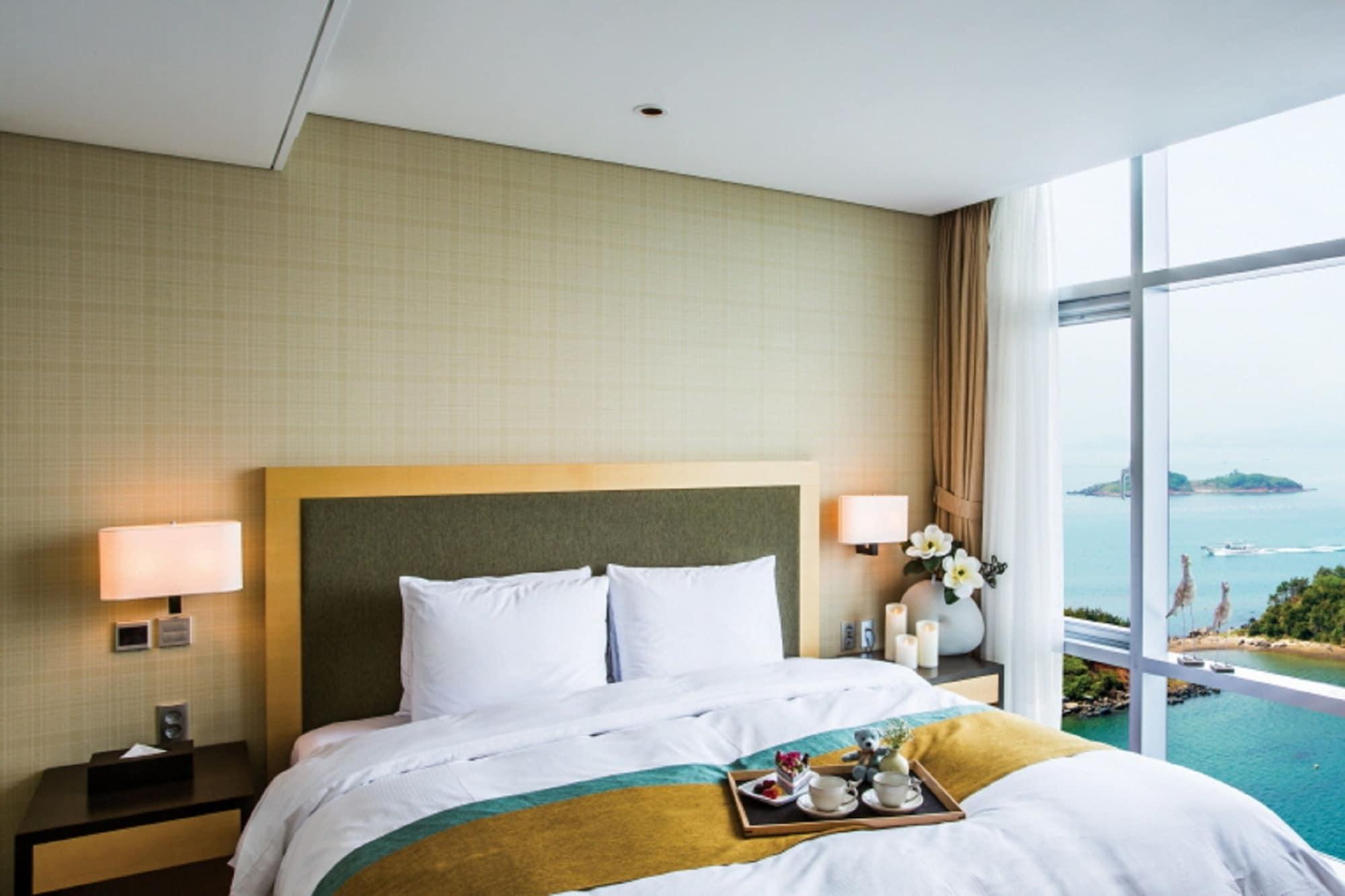 Hidden Bay Hotel Yeosu Esterno foto