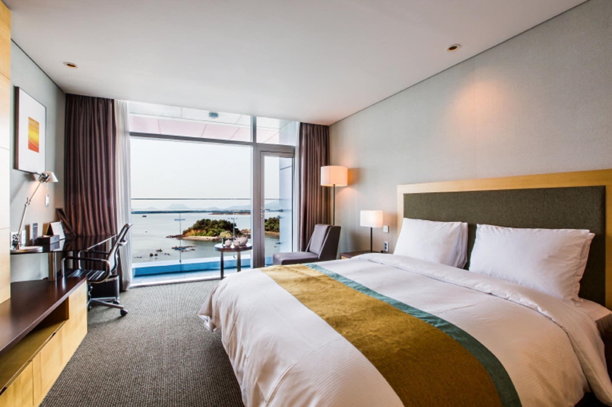 Hidden Bay Hotel Yeosu Esterno foto