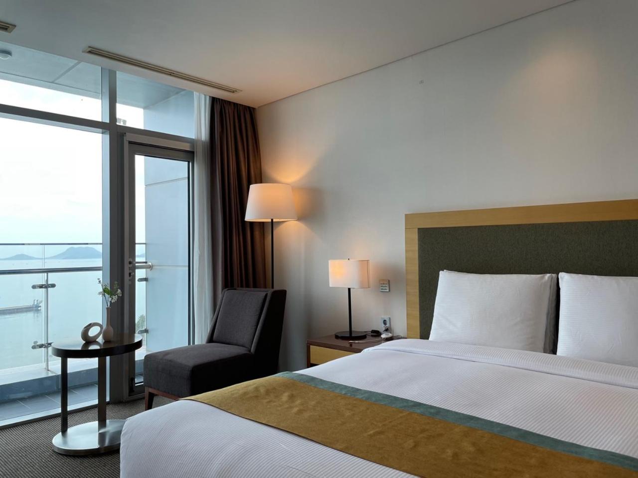 Hidden Bay Hotel Yeosu Esterno foto