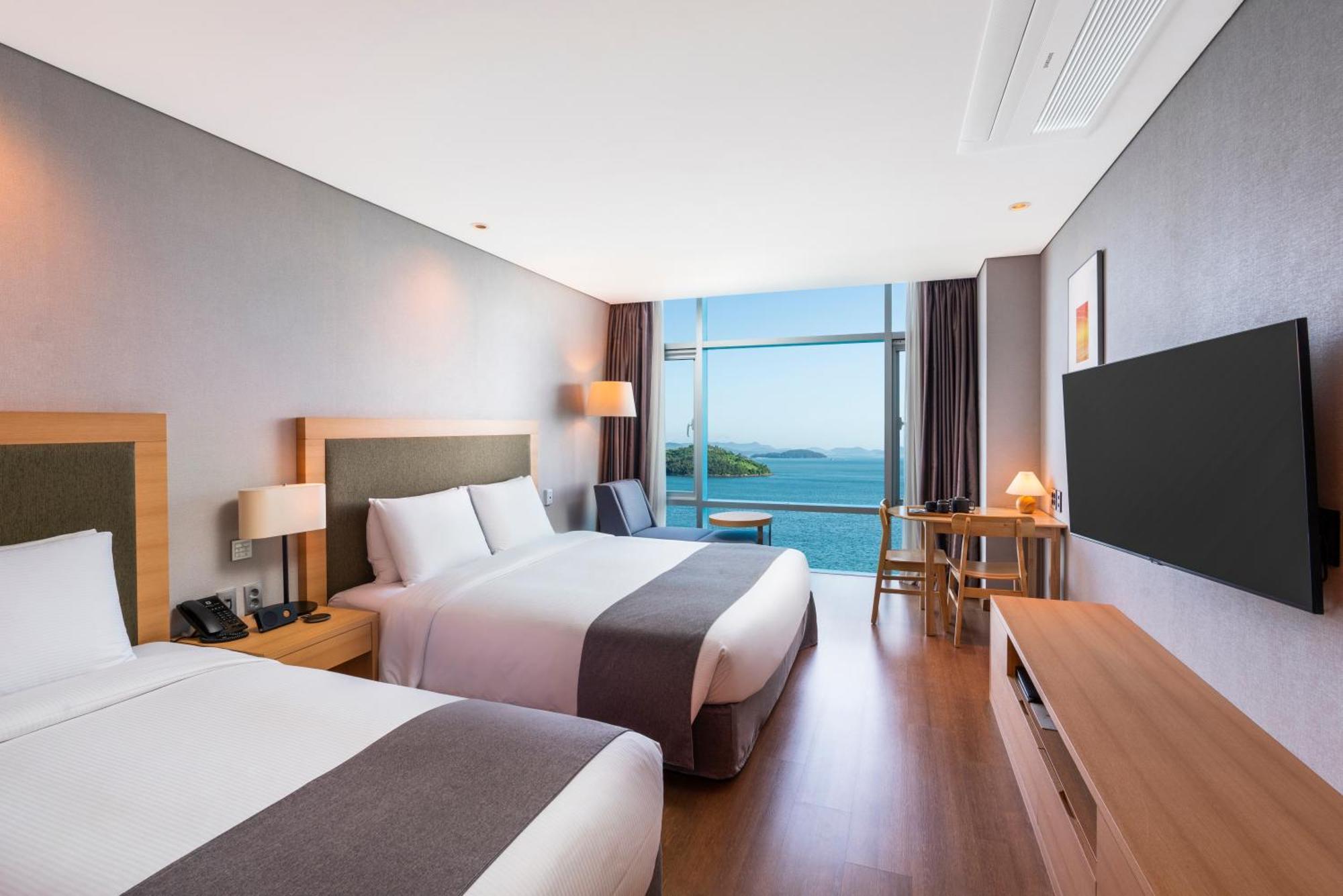 Hidden Bay Hotel Yeosu Esterno foto