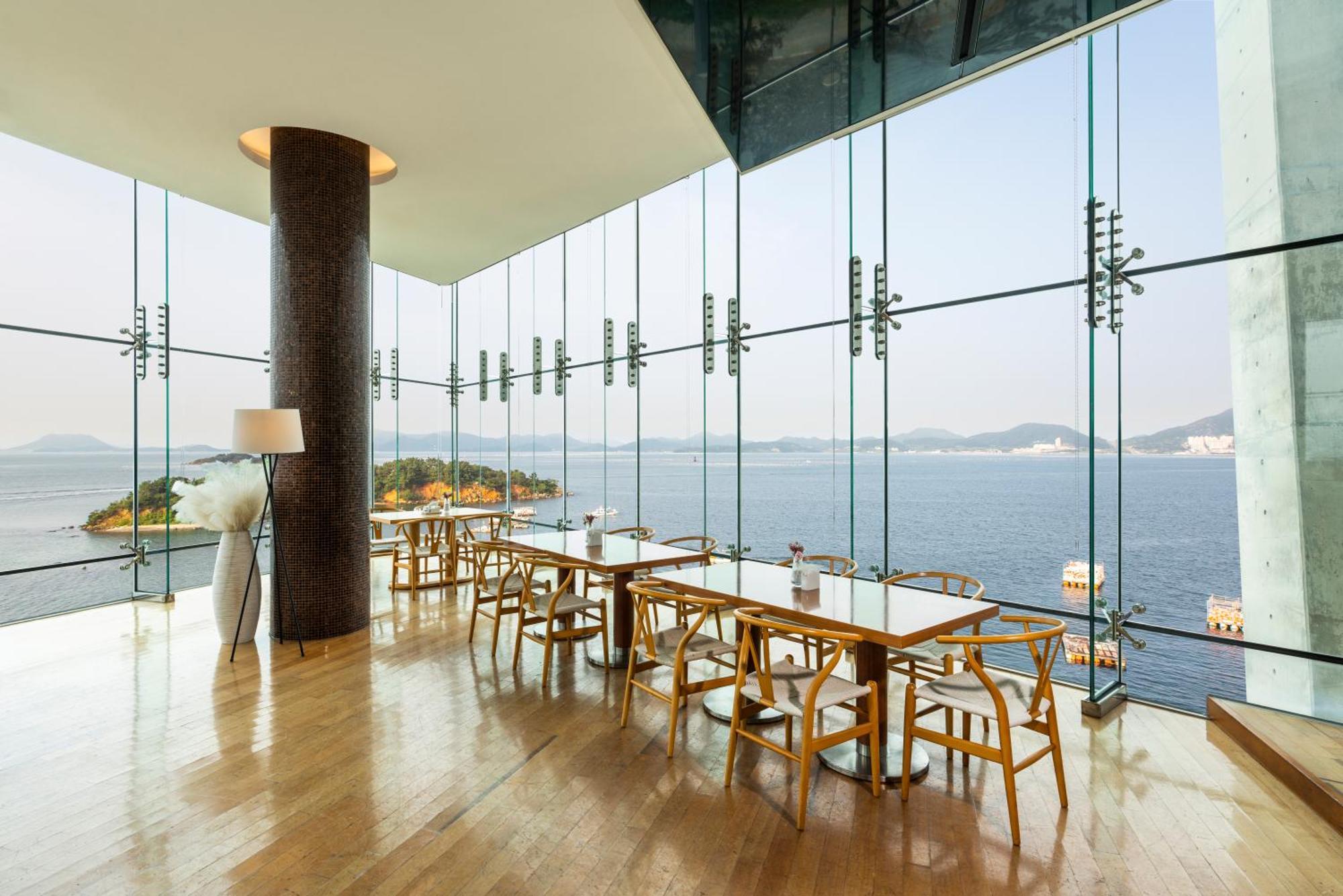 Hidden Bay Hotel Yeosu Esterno foto