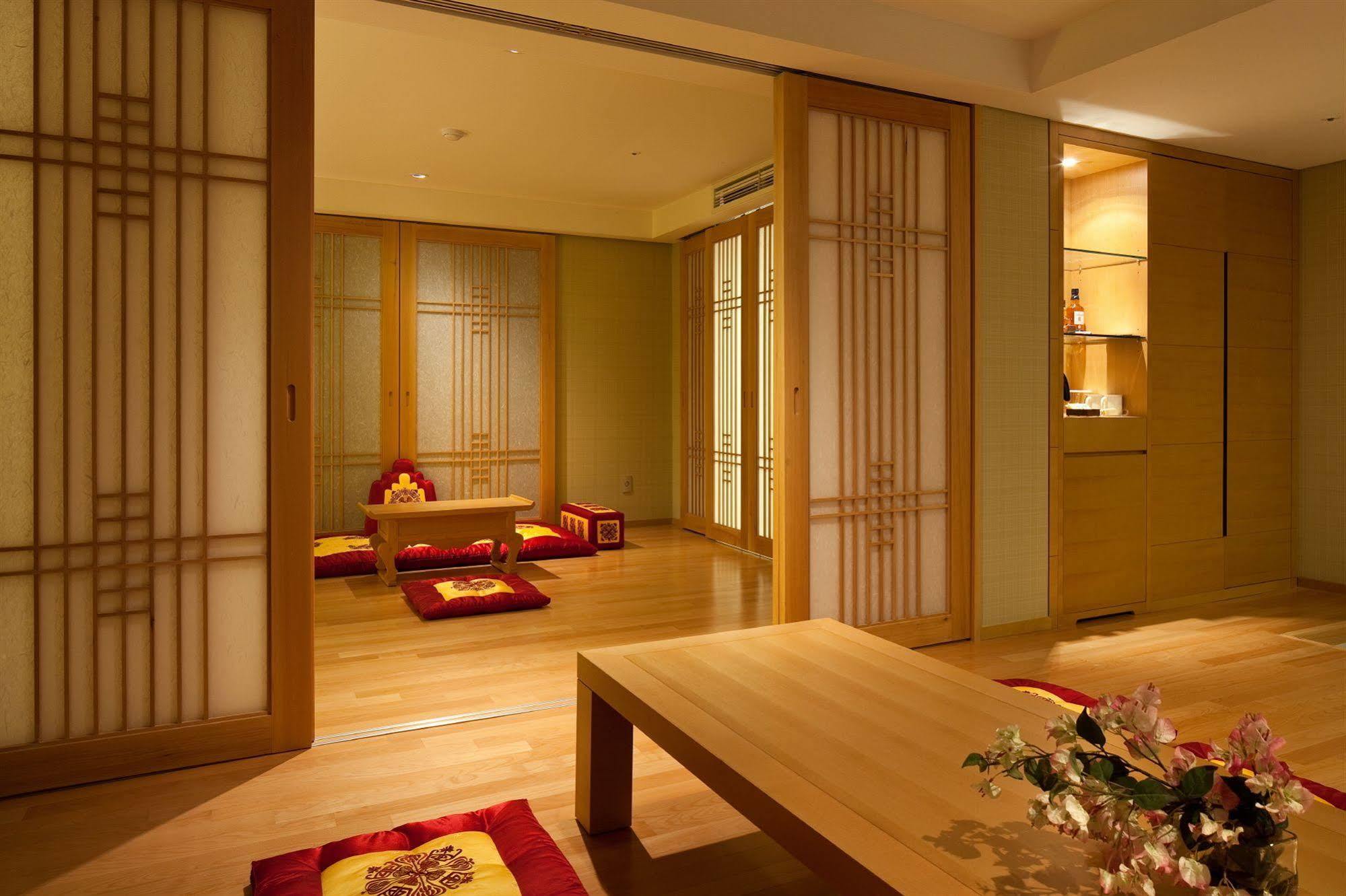 Hidden Bay Hotel Yeosu Esterno foto