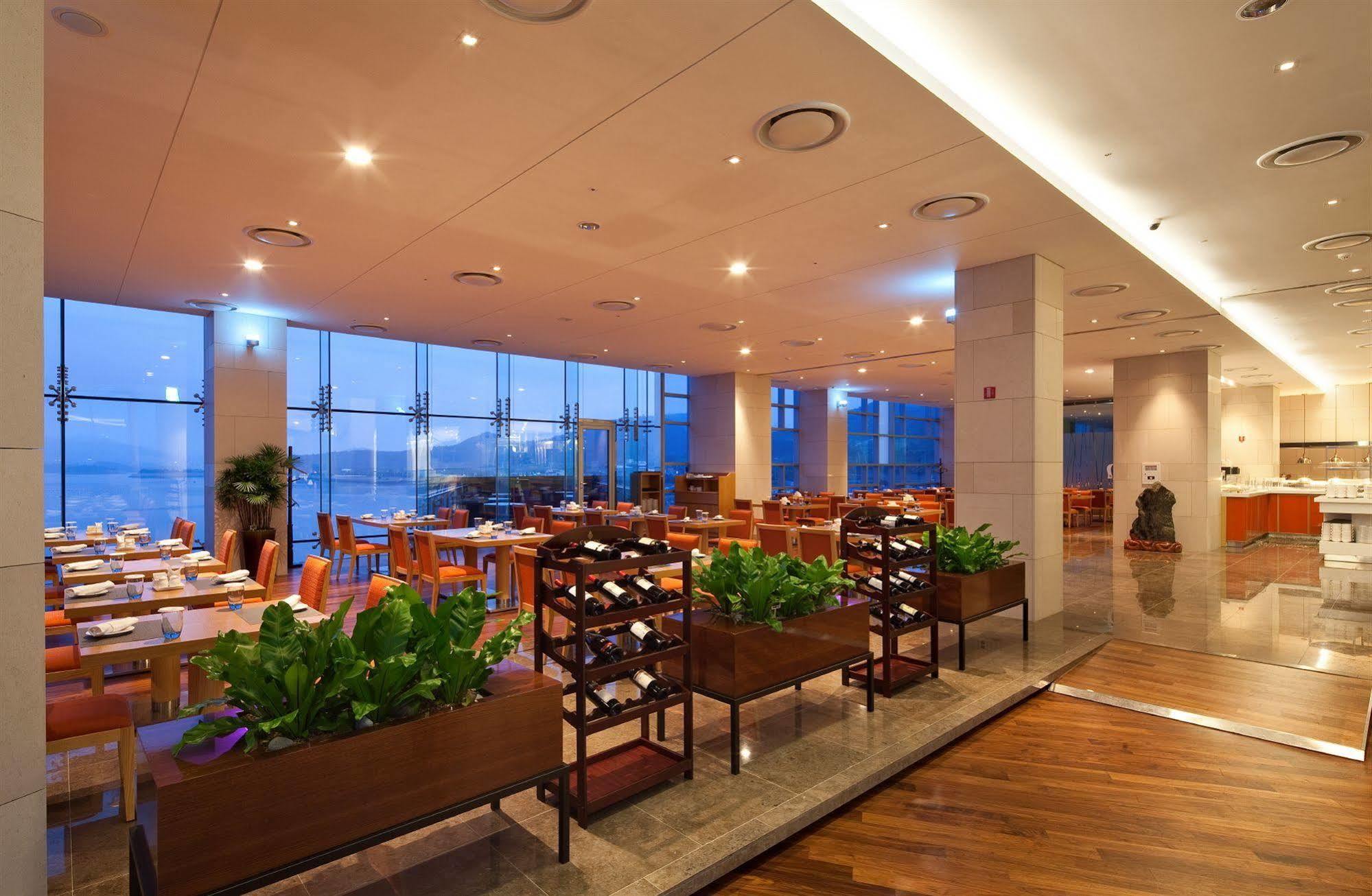 Hidden Bay Hotel Yeosu Esterno foto